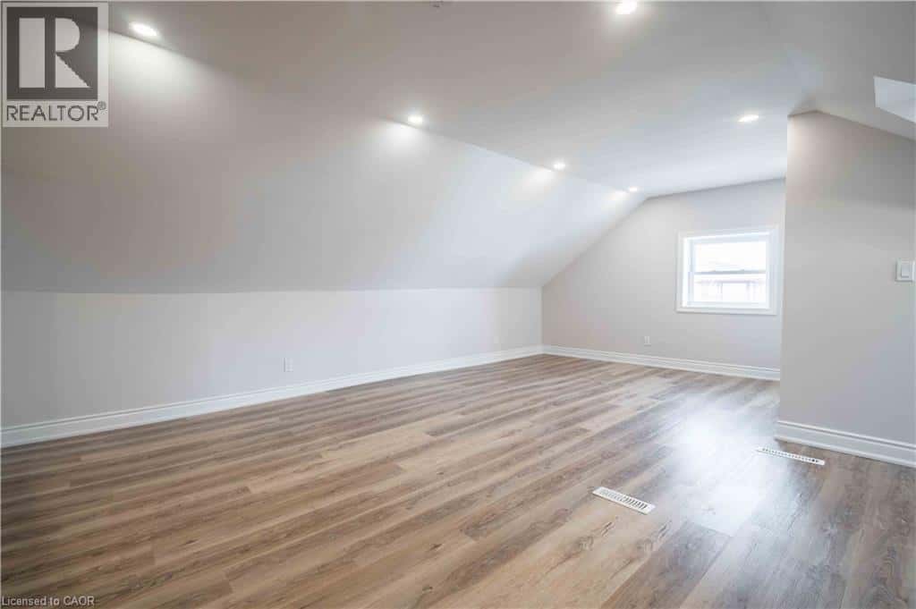 Hamilton — Hamilton - Photo 4 of 13