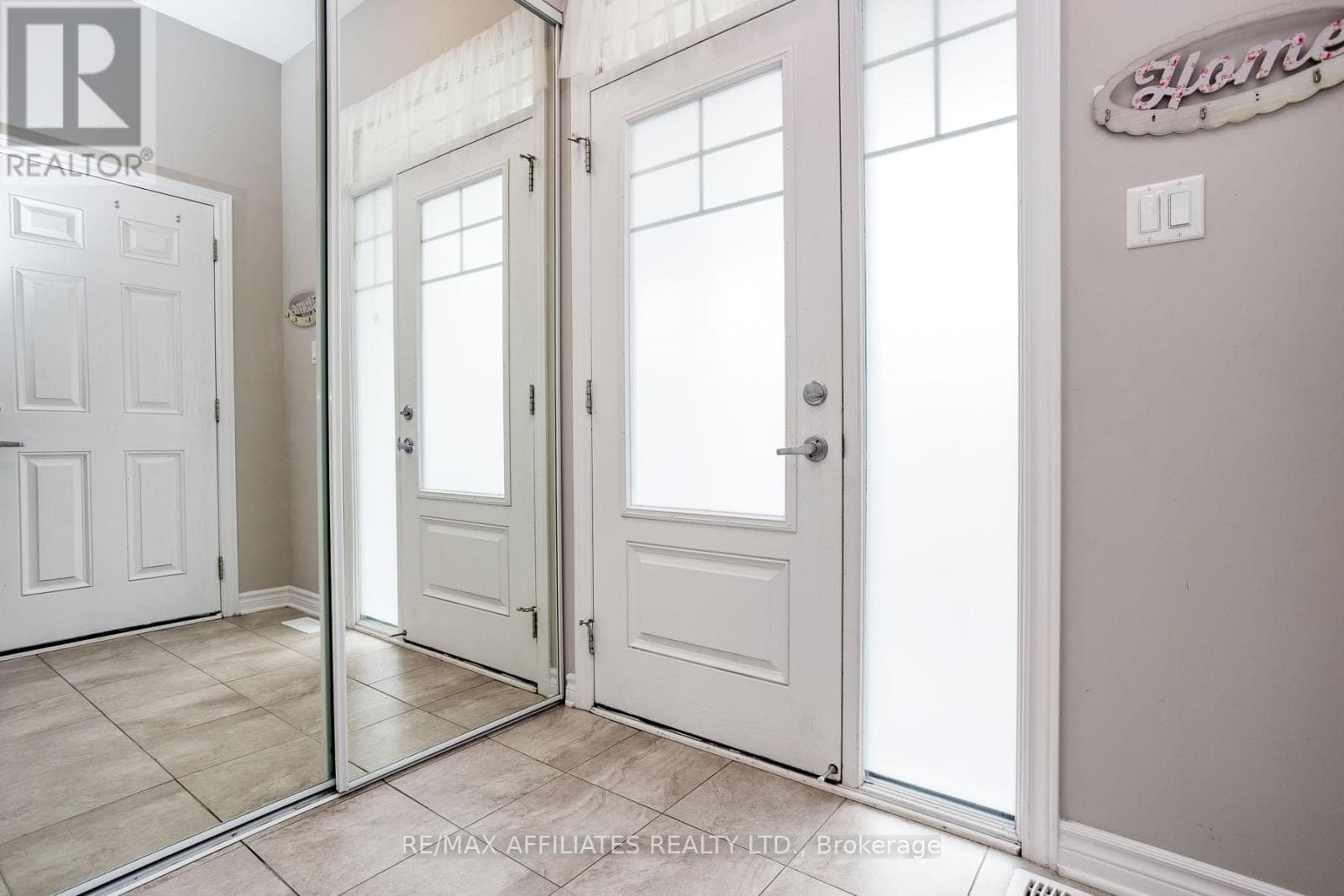 Ottawa — Ottawa - Main photo