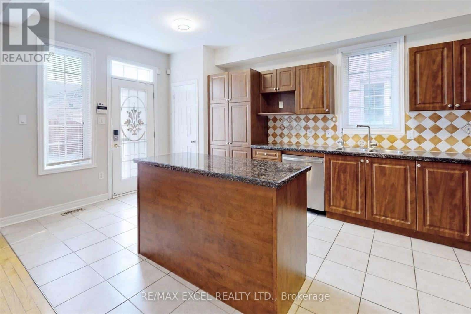 Markham (Cornell) — Markham (Cornell) - Photo 2 of 29