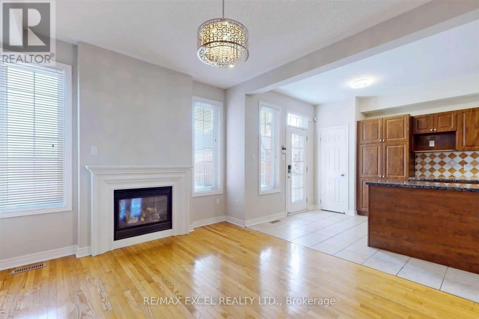 Markham (Cornell) — Markham (Cornell) - Photo 5 of 29