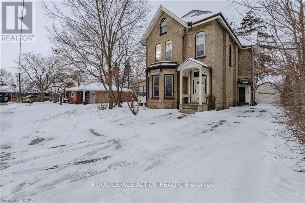 17 HAWARDEN AVENUE — Brantford, Ontario - Main photo