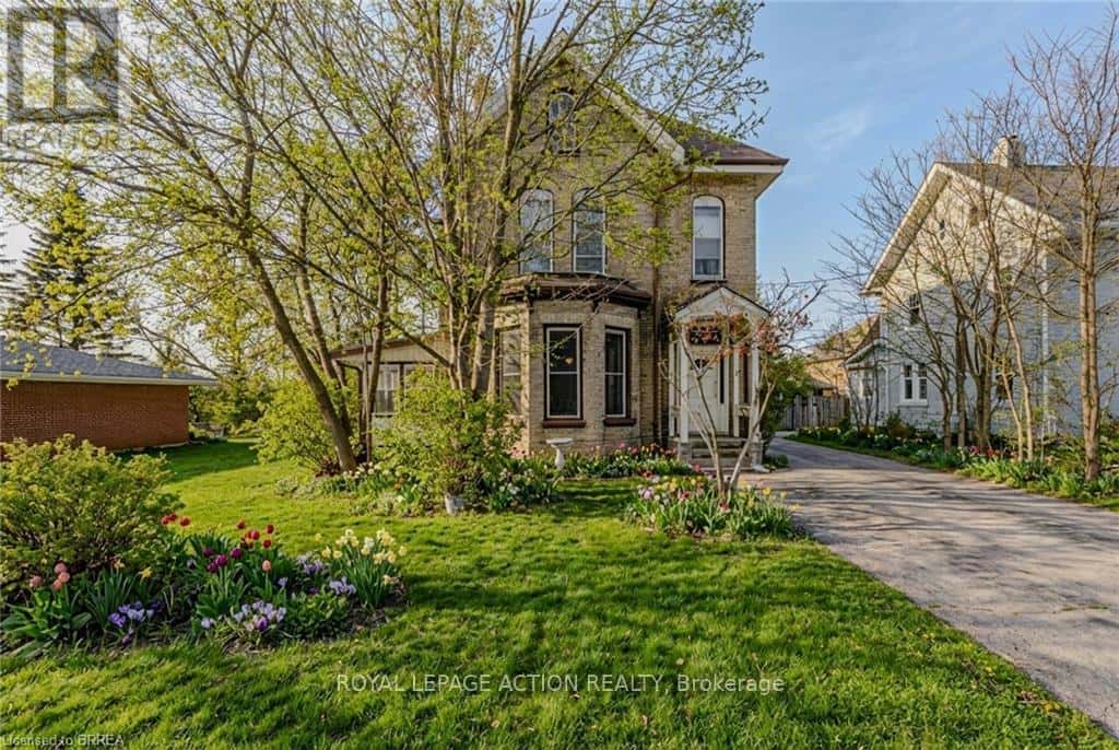 17 HAWARDEN AVENUE — Brantford, Ontario - Photo 2 of 50