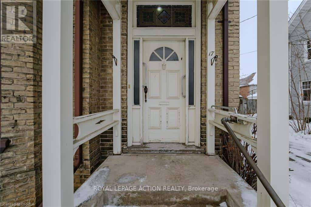 17 HAWARDEN AVENUE — Brantford, Ontario - Photo 5 of 50