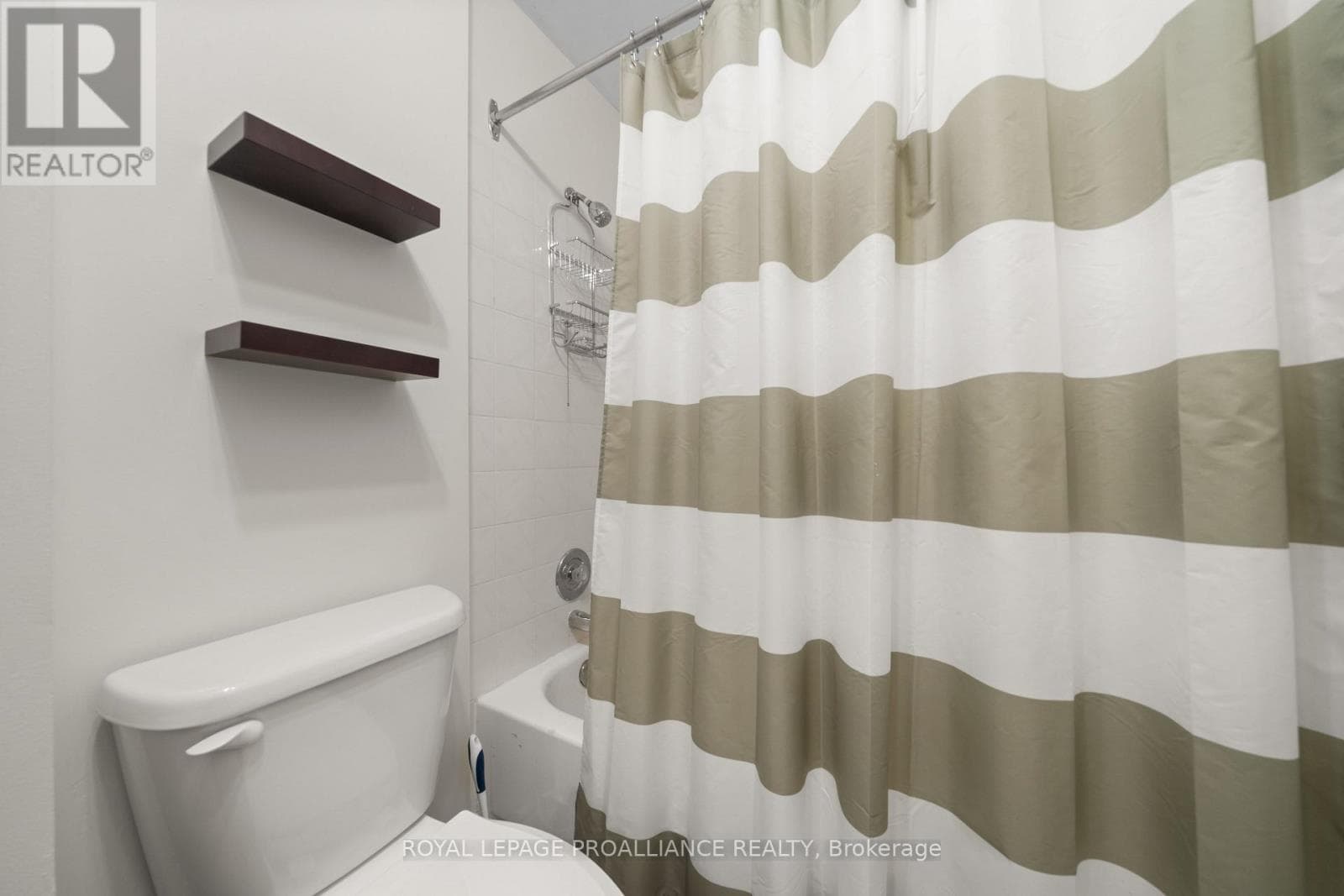 5 - 9 PROGRESS AVENUE — Belleville (Belleville Ward) - Main photo