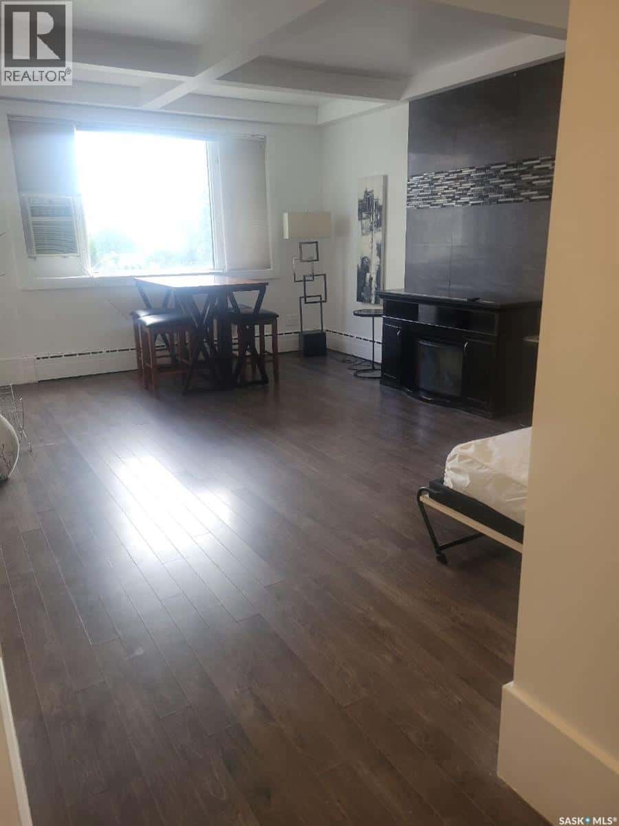 Saskatoon — Saskatoon - Photo 5 of 12