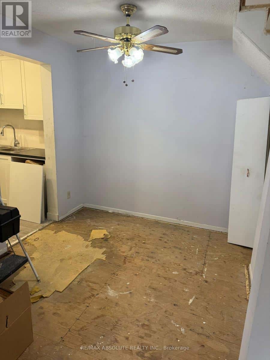 Ottawa — Ottawa - Photo 2 of 10