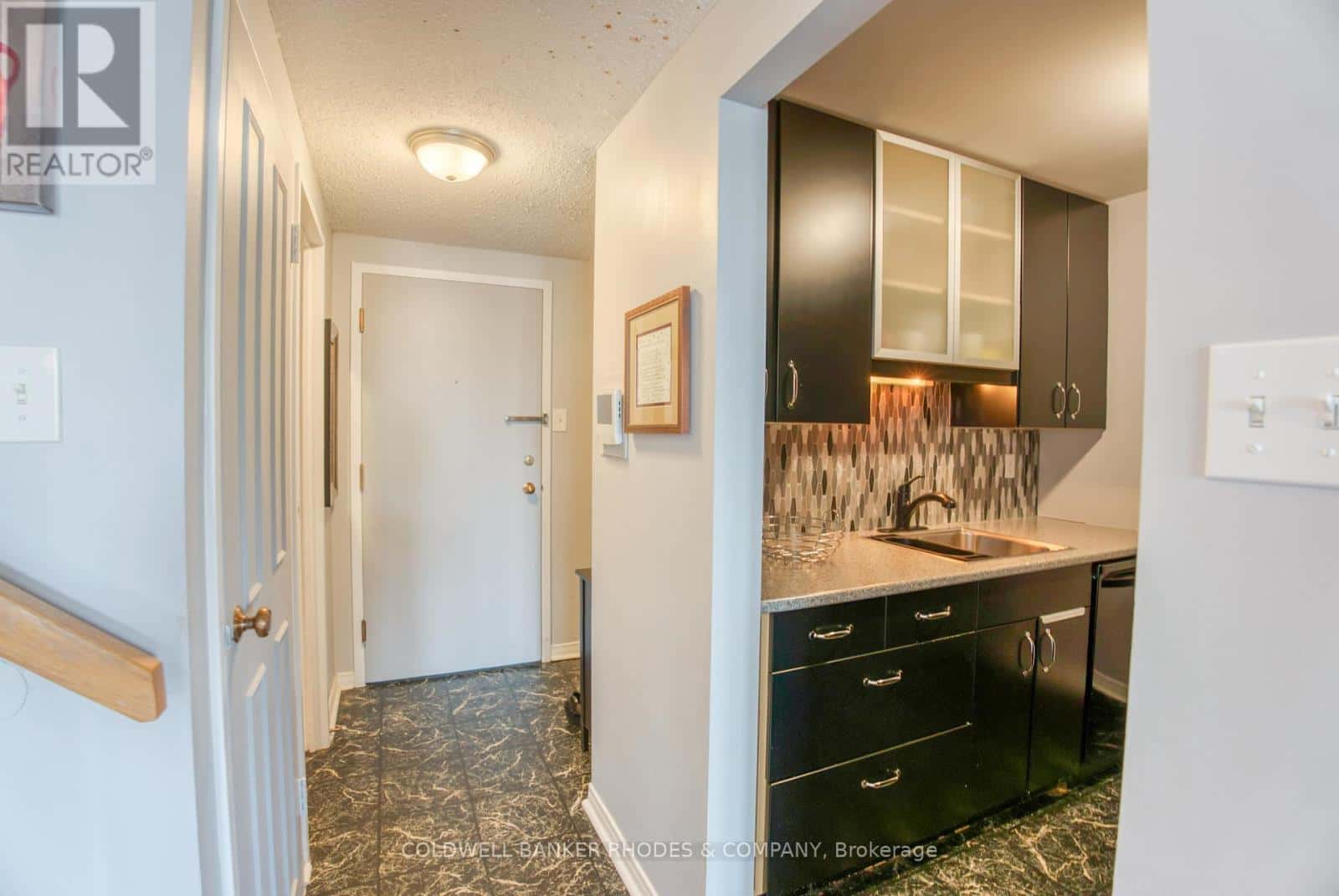 Ottawa — Ottawa - Photo 4 of 39