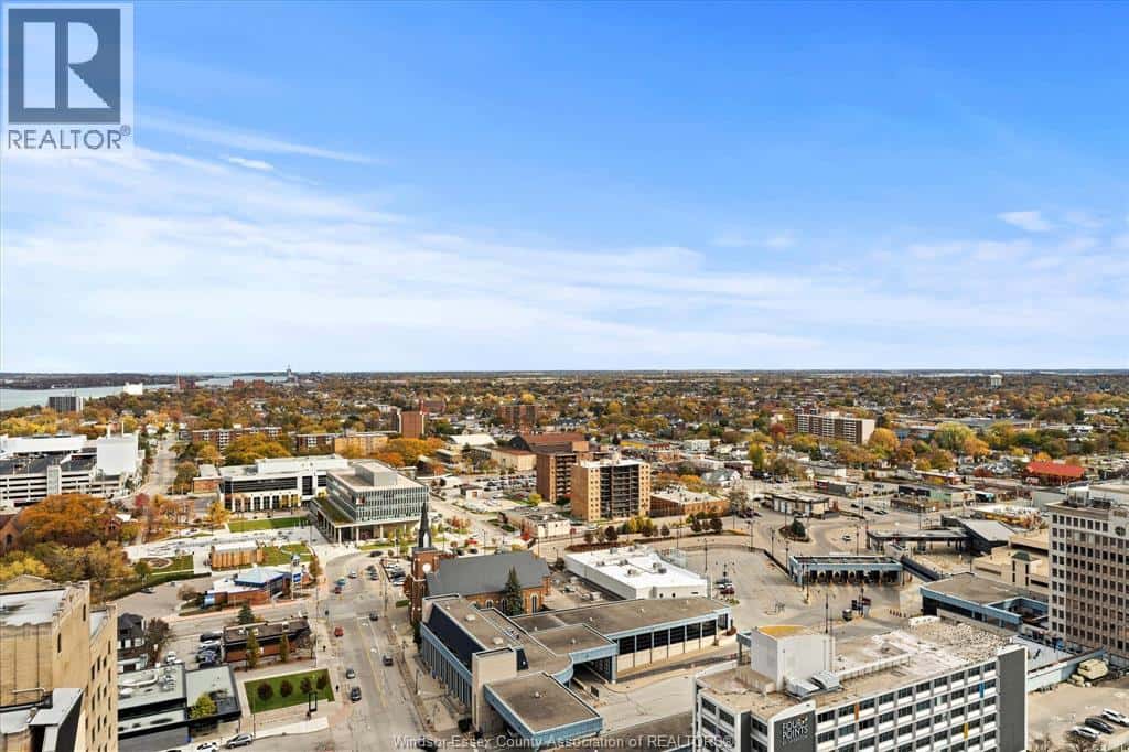 Windsor — Windsor - Photo 5 of 43