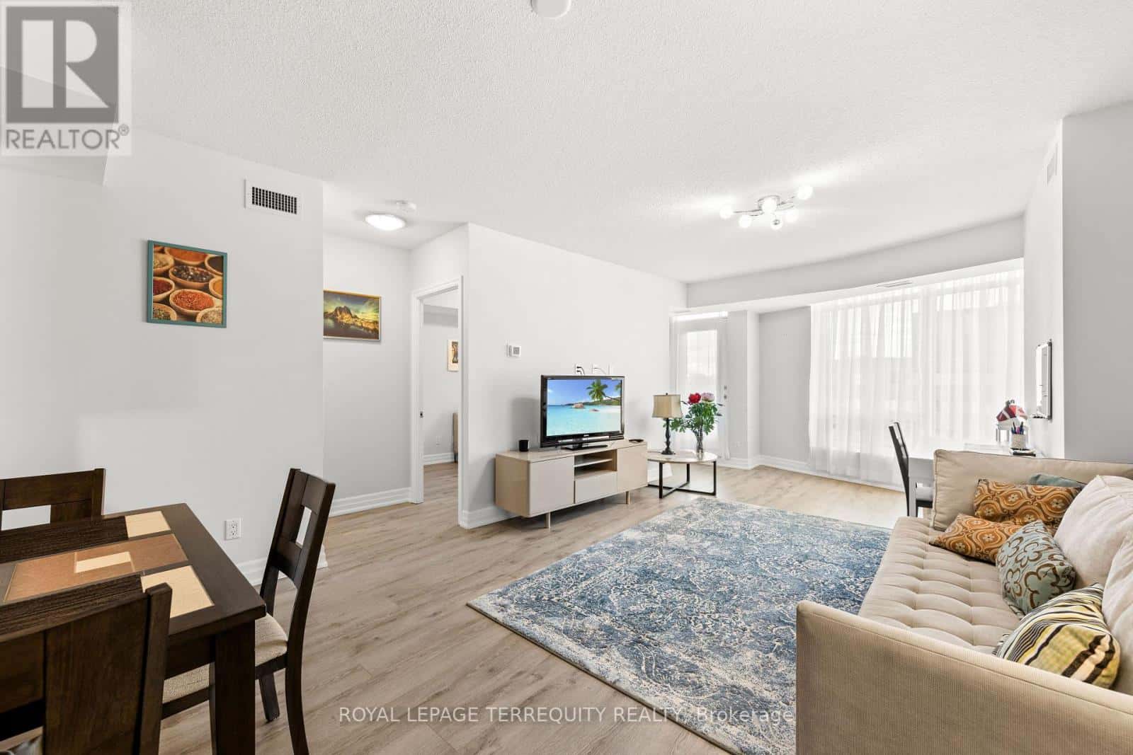 Toronto (Annex) — Toronto (Annex) - Photo 2 of 21