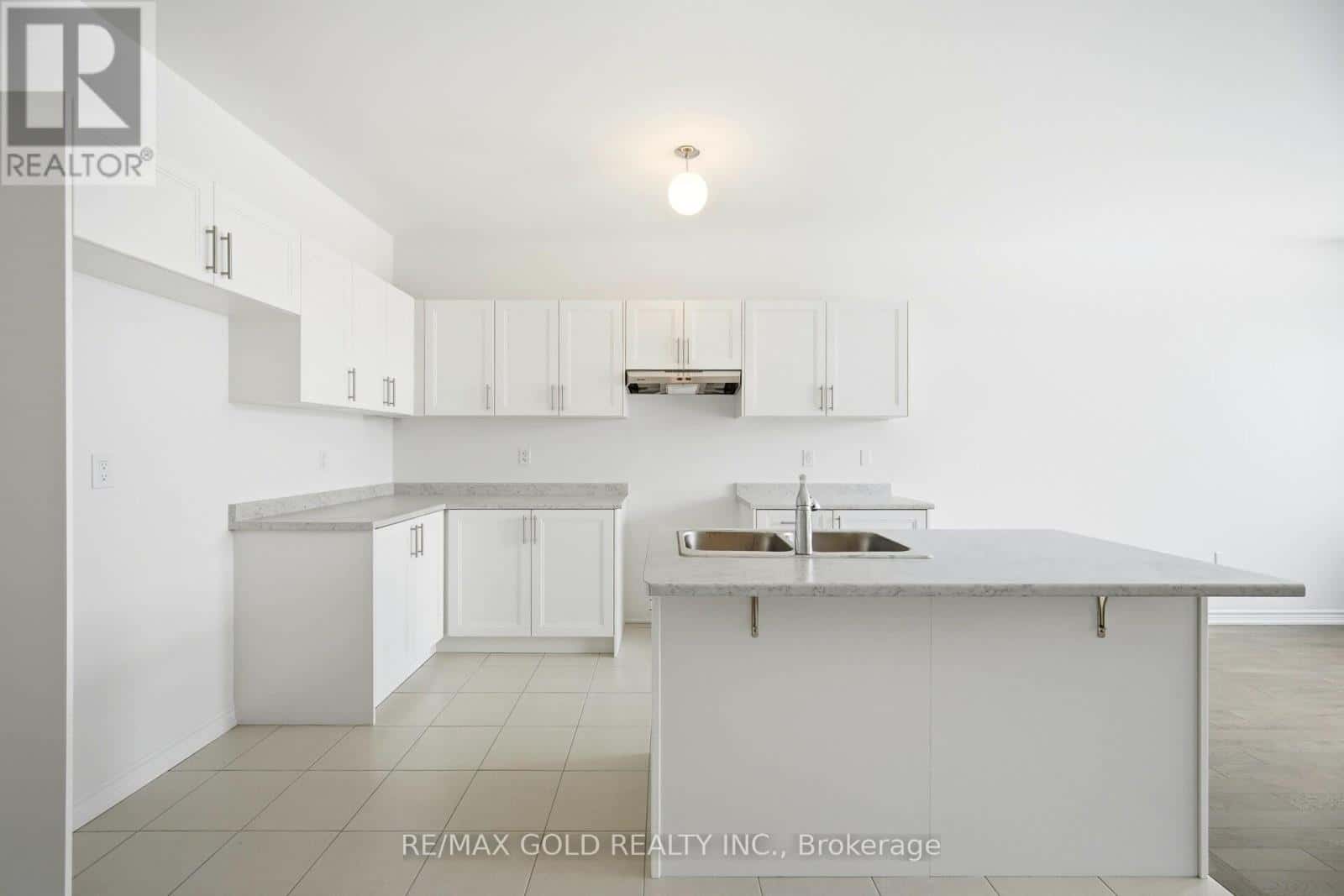 251 WILCOX DRIVE — Clearview (Stayner), Ontario - Photo 5 of 16