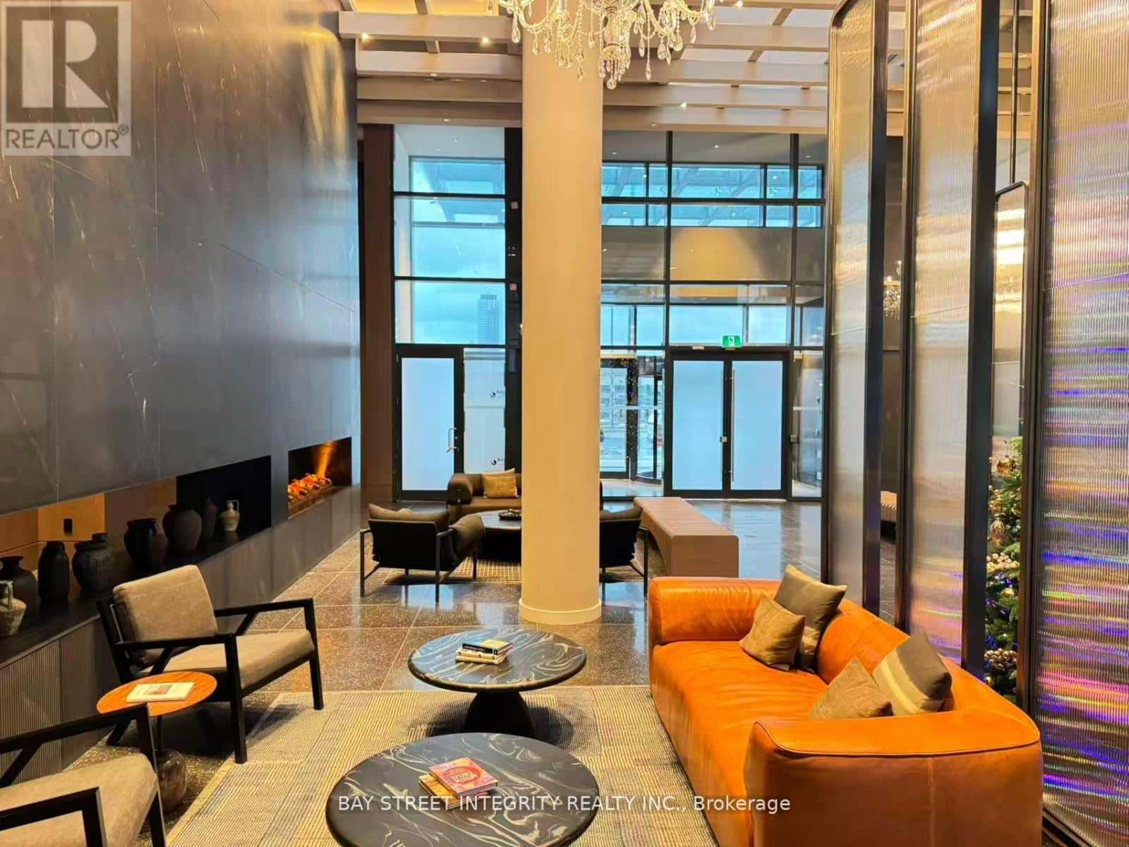 Vaughan (Vaughan Corporate Centre) — Vaughan (Vaughan Corporate Centre) - Photo 4 of 15