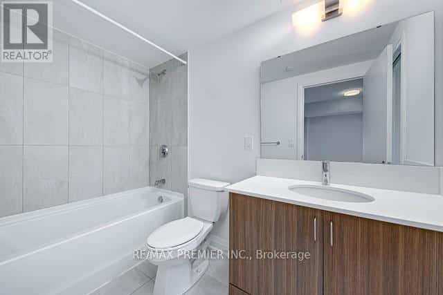 Barrie (Little Lake) — Barrie (Little Lake) - Photo 3 of 32