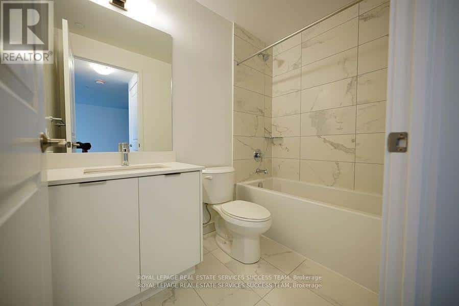 Mississauga (City Centre) — Mississauga (City Centre) - Photo 4 of 15