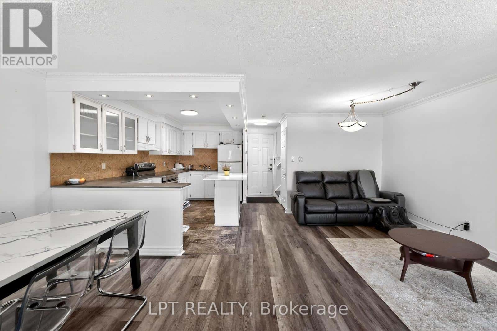 103 - 3040 CONSTITUTION BOULEVARD — Mississauga (Applewood), Ontario - Photo 5 of 37