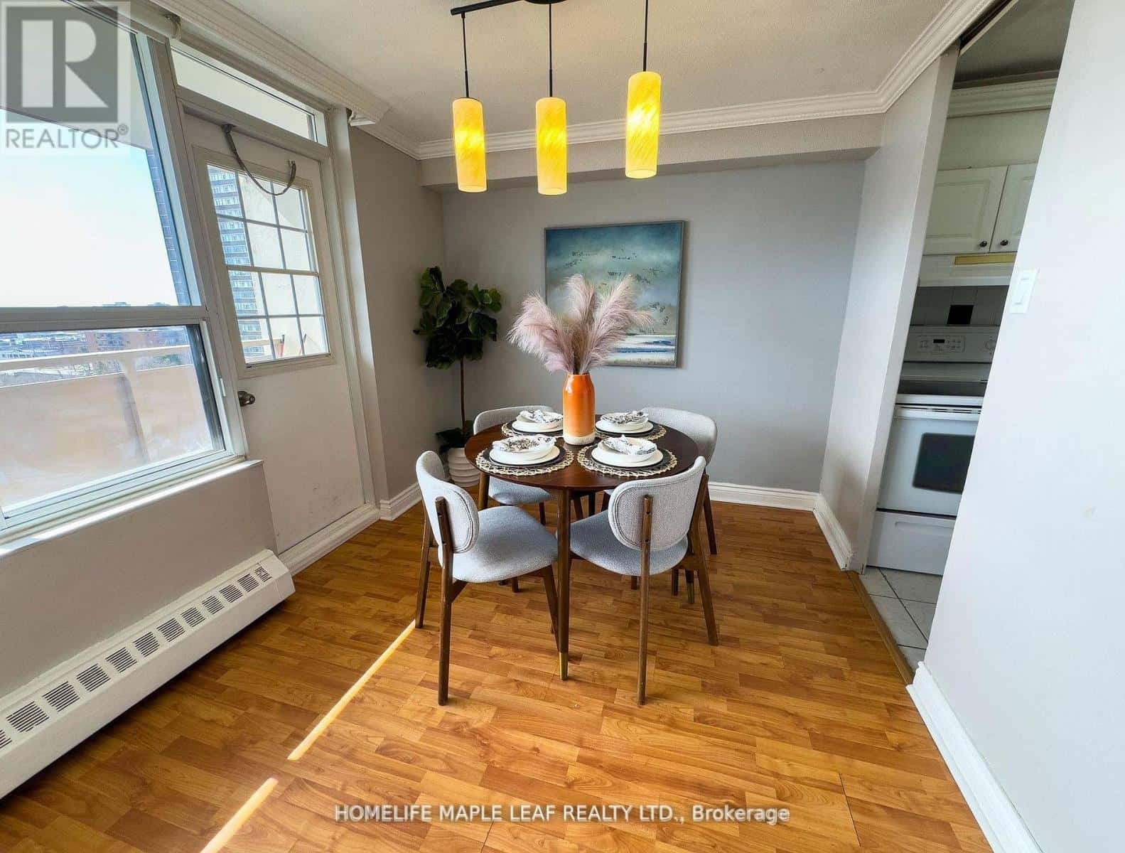 Mississauga (Cooksville) — Mississauga (Cooksville) - Photo 2 of 32