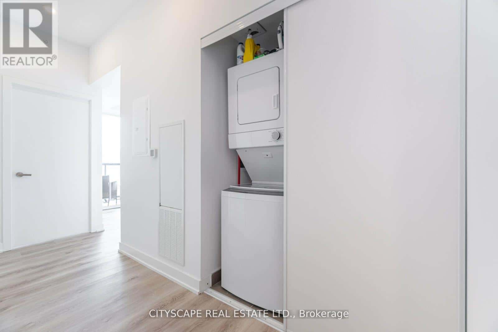 Burlington (Brant) — Burlington (Brant) - Photo 5 of 36