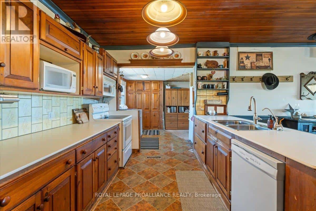 Centre Hastings — Centre Hastings - Photo 5 of 45