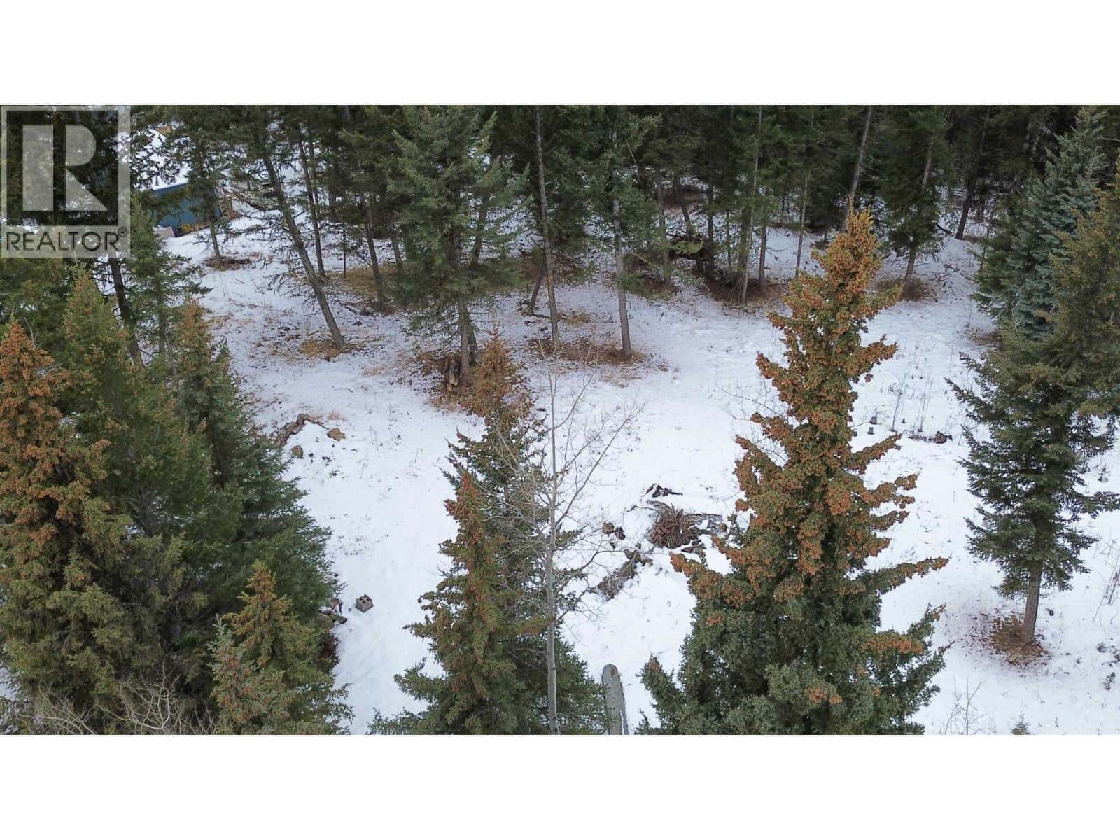 7450 ROE LAKE CRESCENT — 100 Mile House, British Columbia - Photo 3 of 7