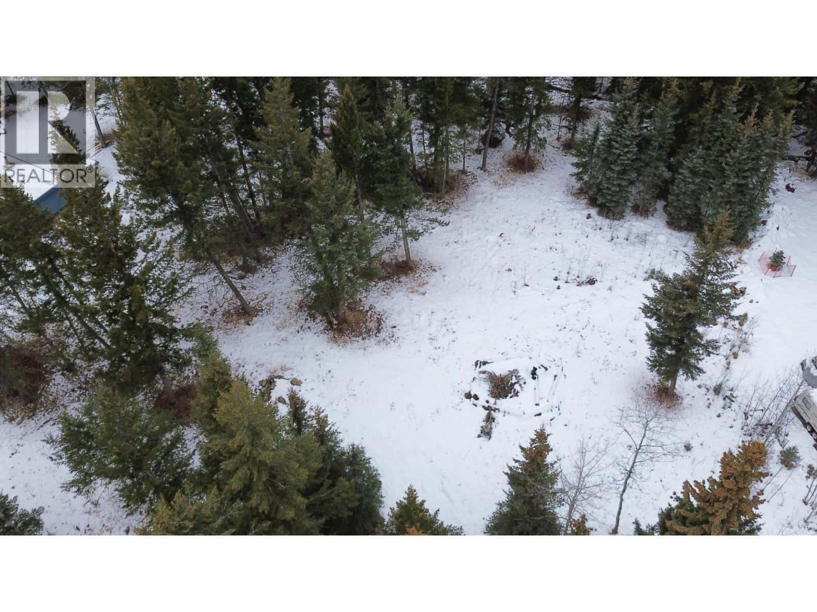 7450 ROE LAKE CRESCENT — 100 Mile House, British Columbia - Photo 4 of 7