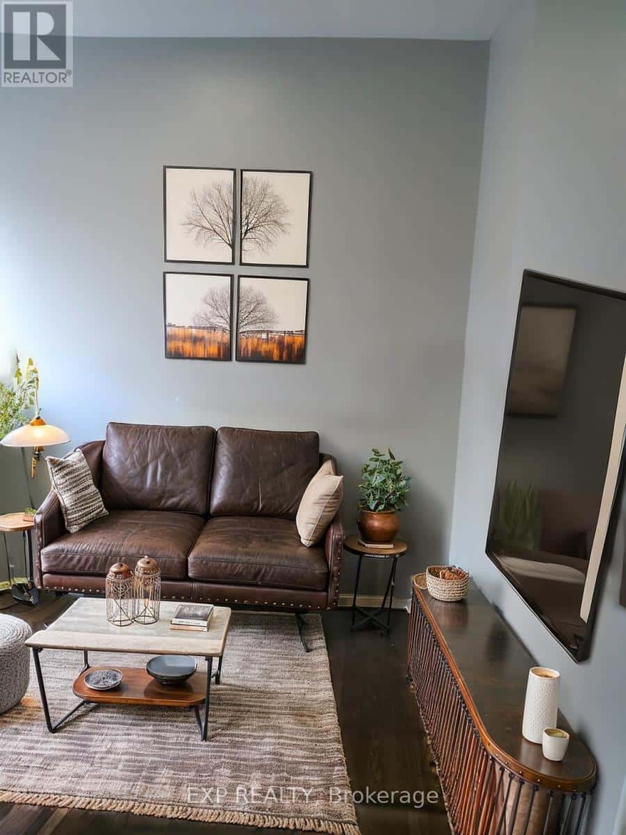 5 - 70 VICTORIA AVENUE S — Hamilton (Stinson) - Photo 3 of 4