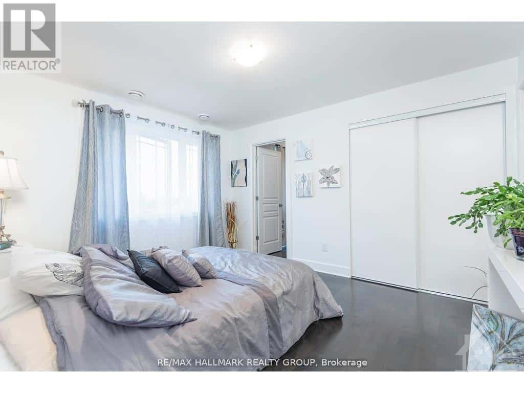 Ottawa — Ottawa - Photo 2 of 26