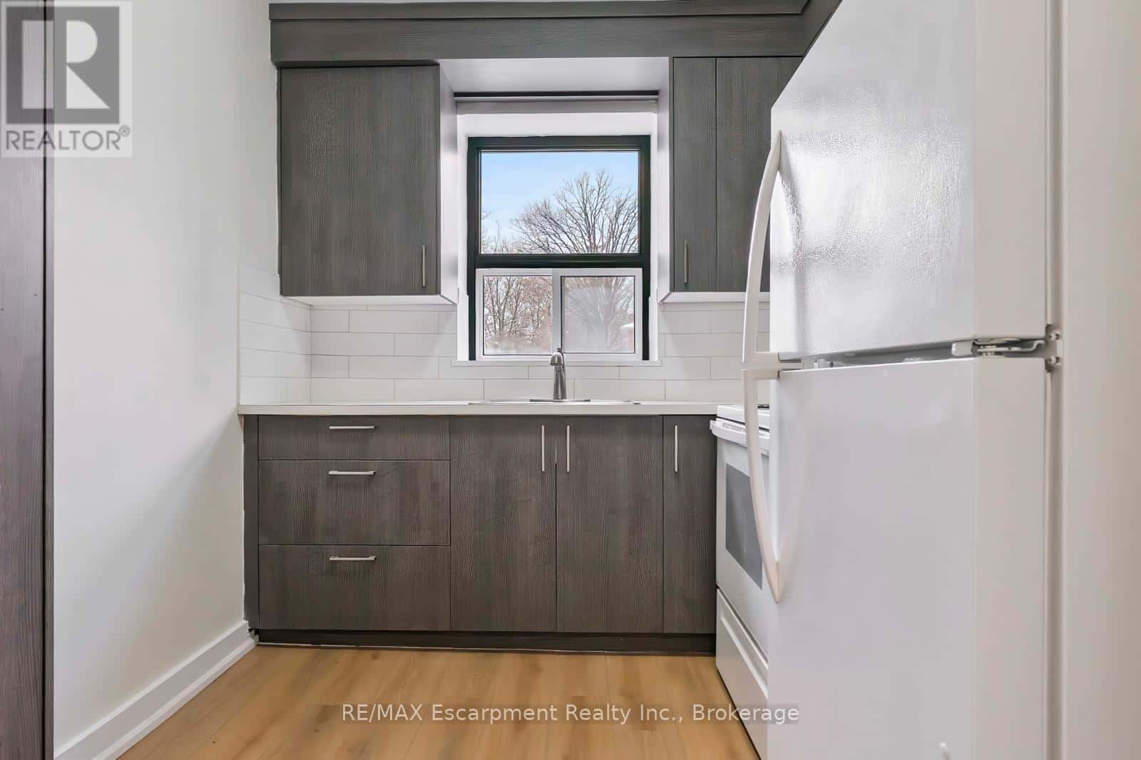 Oakville (CO Central) — Oakville (CO Central) - Photo 4 of 18