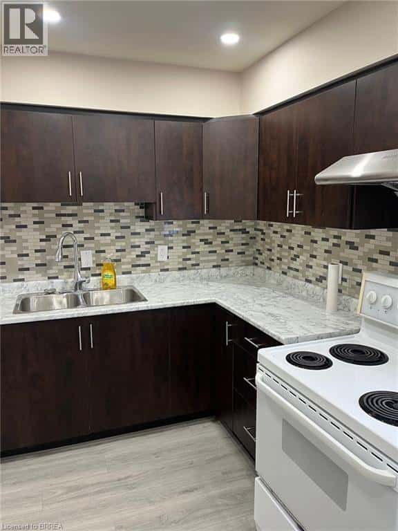 Brantford — Brantford - Photo 4 of 9