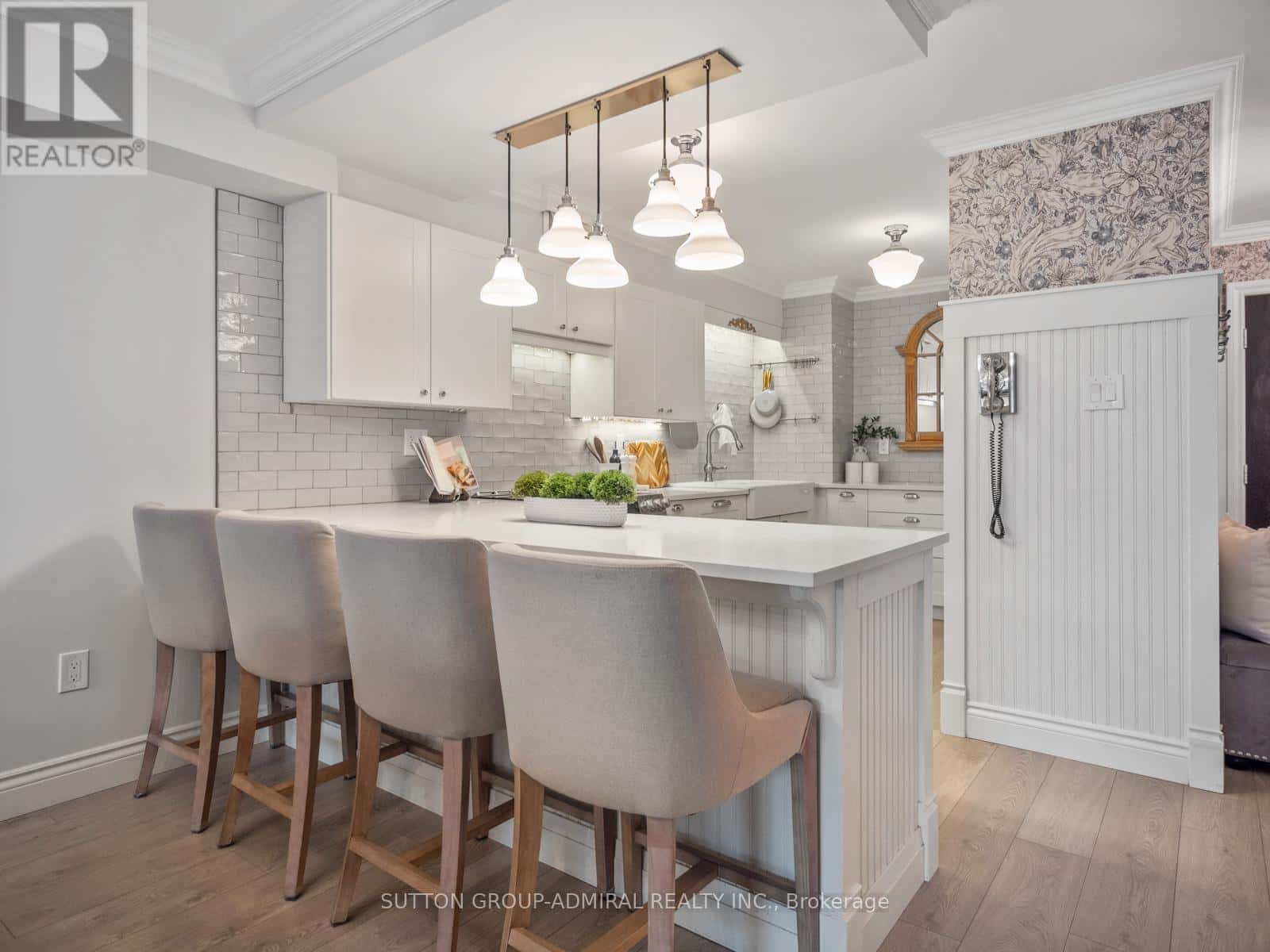 Toronto (Church-Yonge Corridor) — Toronto (Church-Yonge Corridor) - Photo 4 of 50