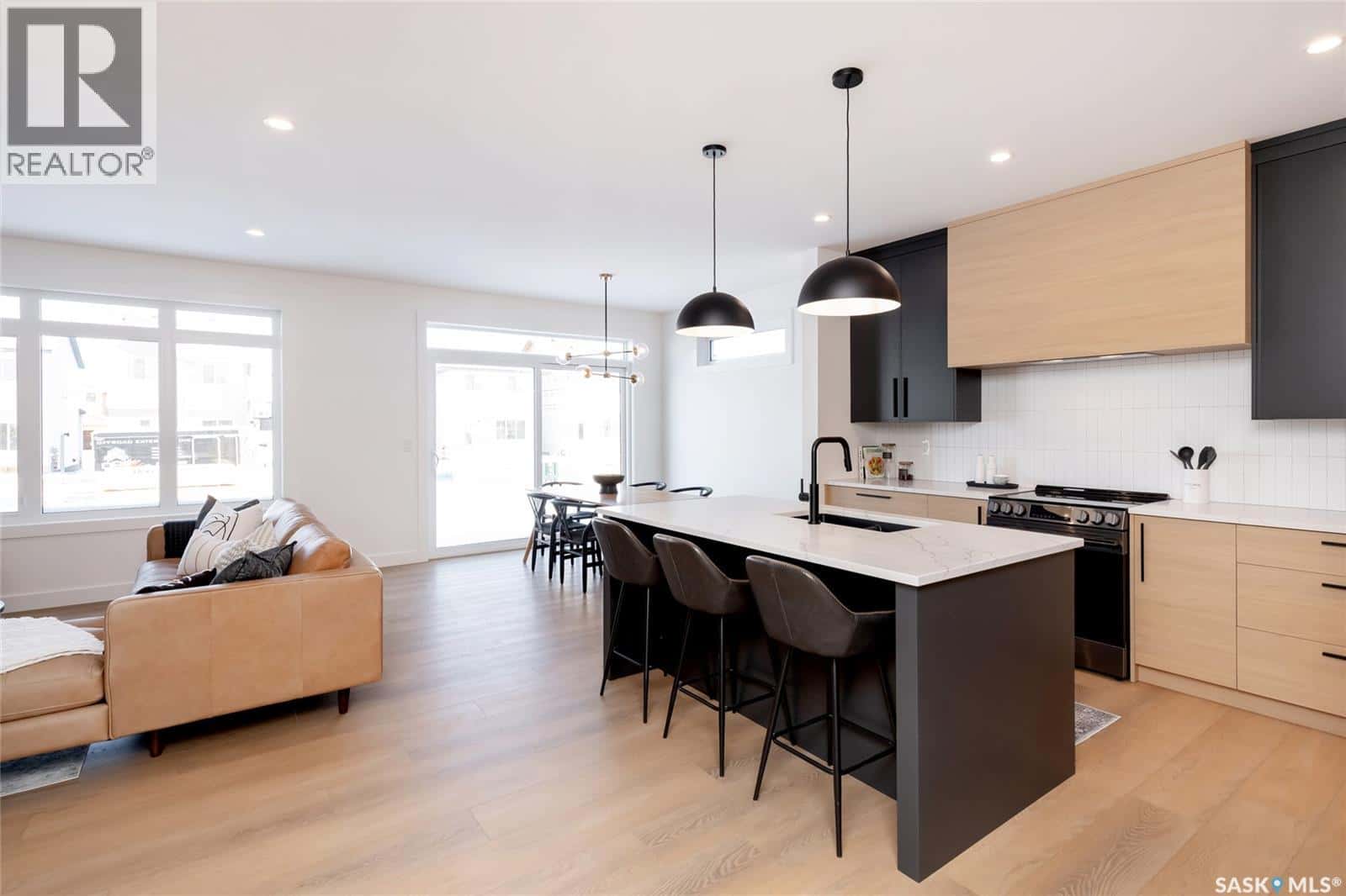 Saskatoon — Saskatoon - Photo 2 of 49