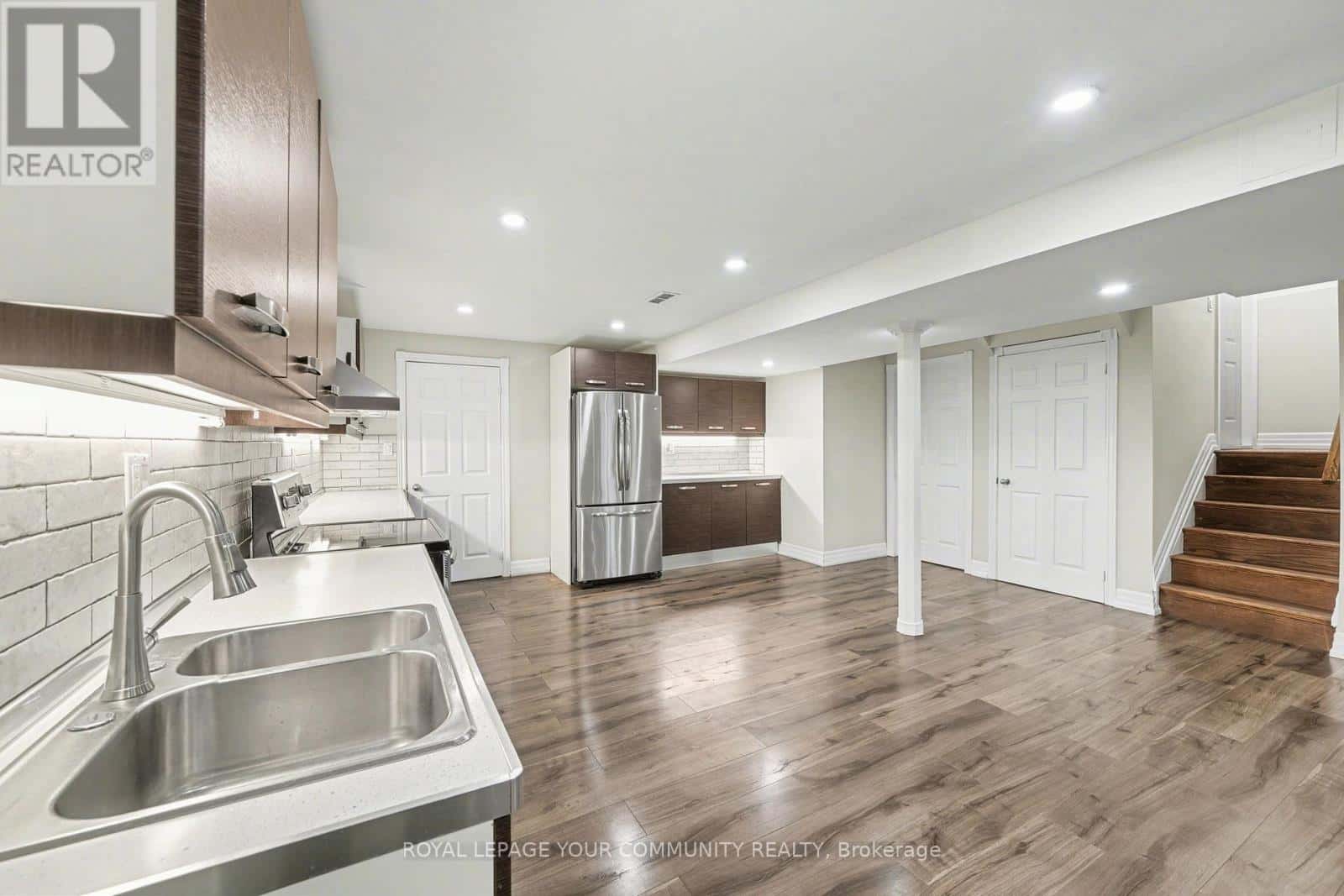 Vaughan (Elder Mills) — Vaughan (Elder Mills) - Photo 4 of 19