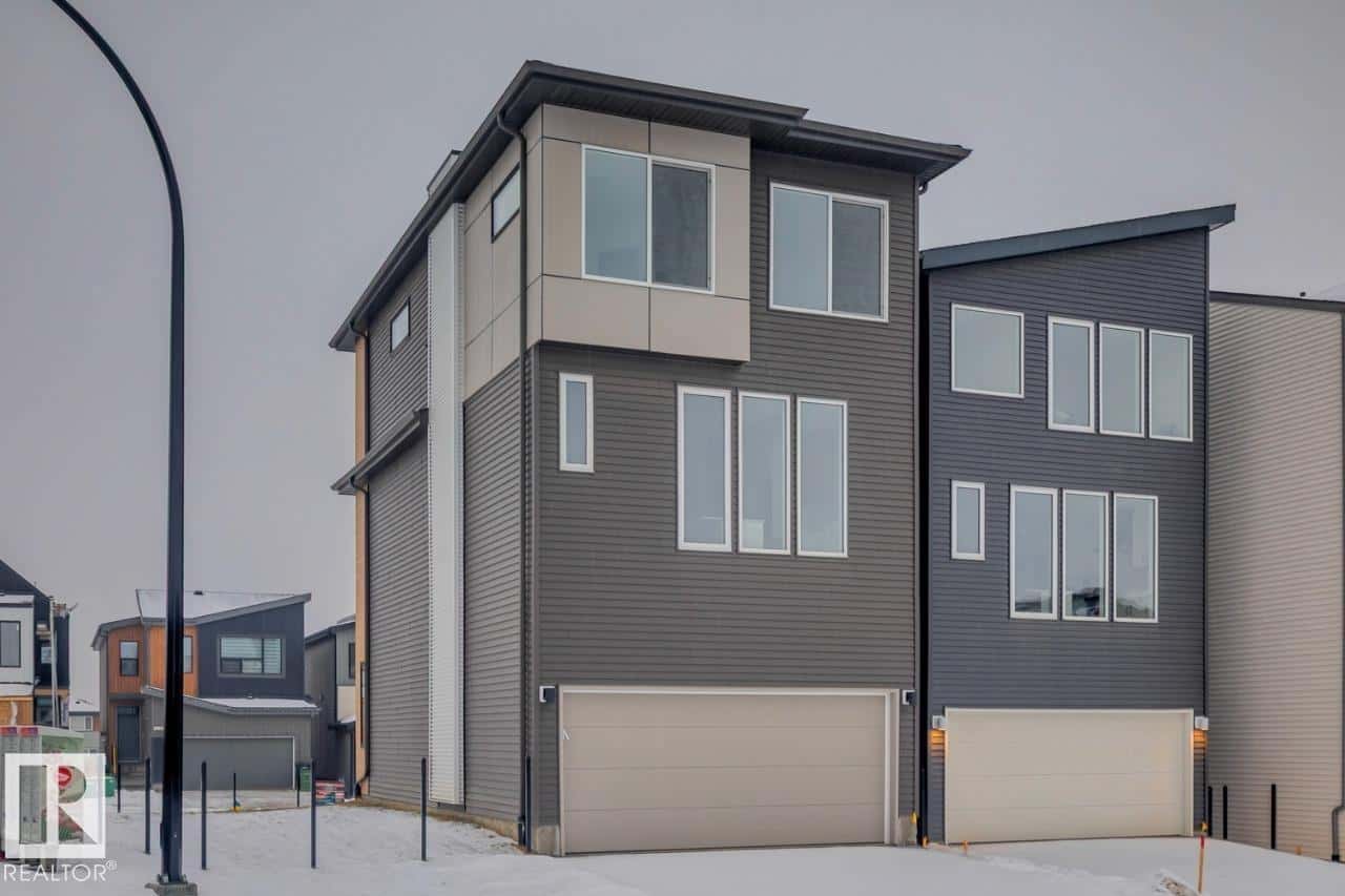 467 33 ST SW — Edmonton - Photo 3 of 33