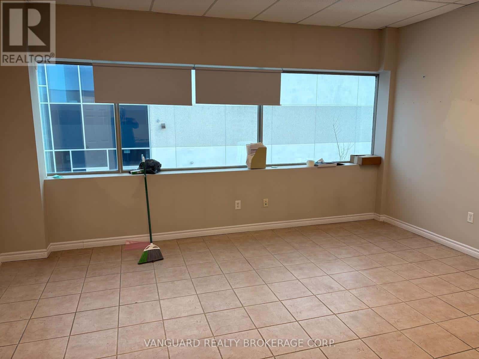 4A - 101 SIMONA DRIVE — Caledon (Bolton West) - Photo 5 of 5