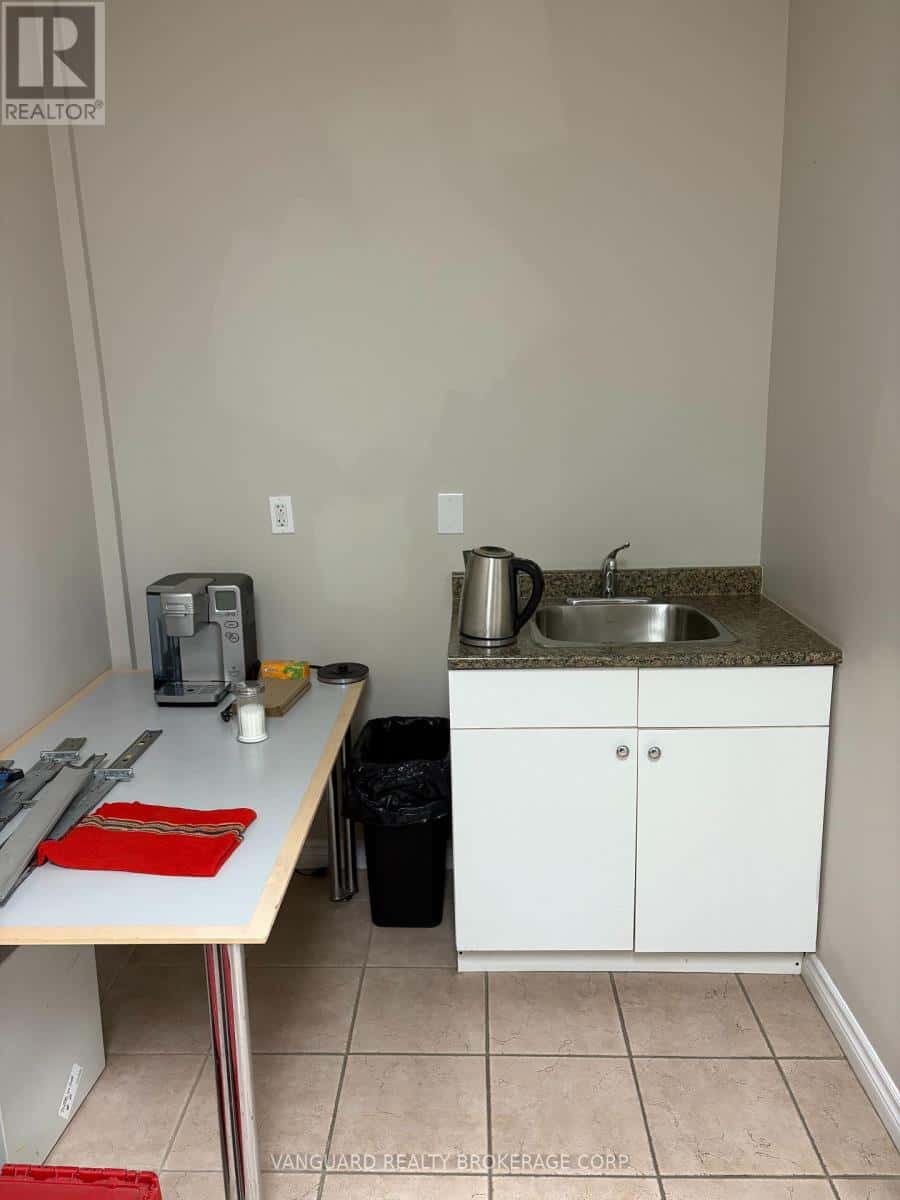 4A - 101 SIMONA DRIVE — Caledon (Bolton West) - Photo 4 of 5