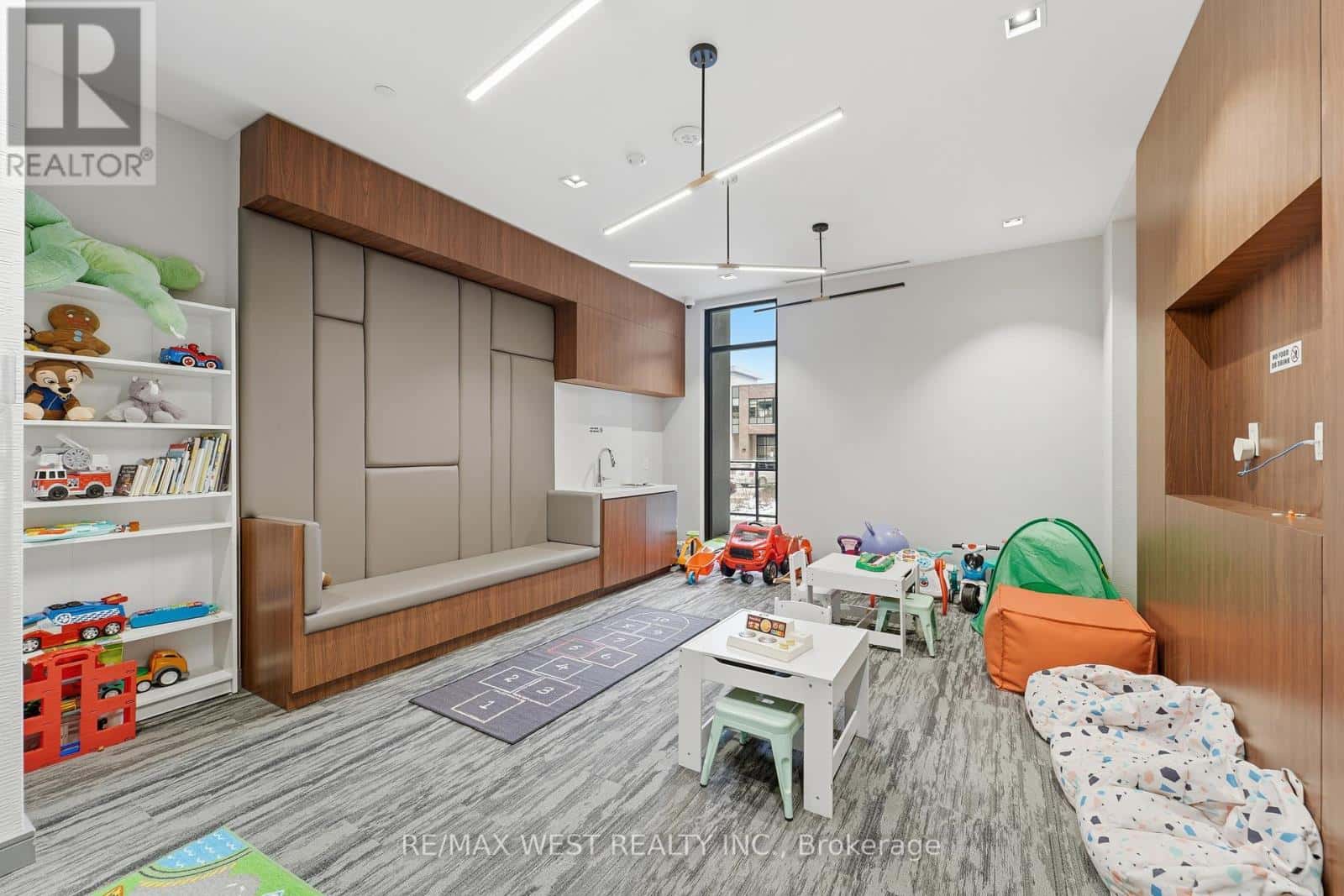 Toronto (Stonegate-Queensway) — Toronto (Stonegate-Queensway) - Photo 3 of 33