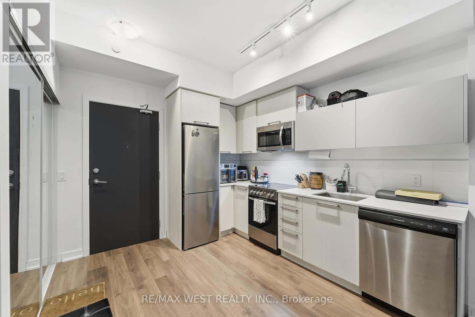 Toronto (Stonegate-Queensway) — Toronto (Stonegate-Queensway) - Photo 4 of 33