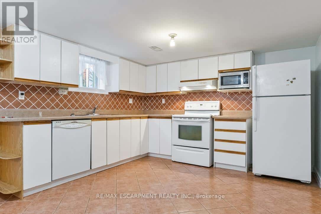 Oakville (WO West) — Oakville (WO West) - Photo 4 of 6