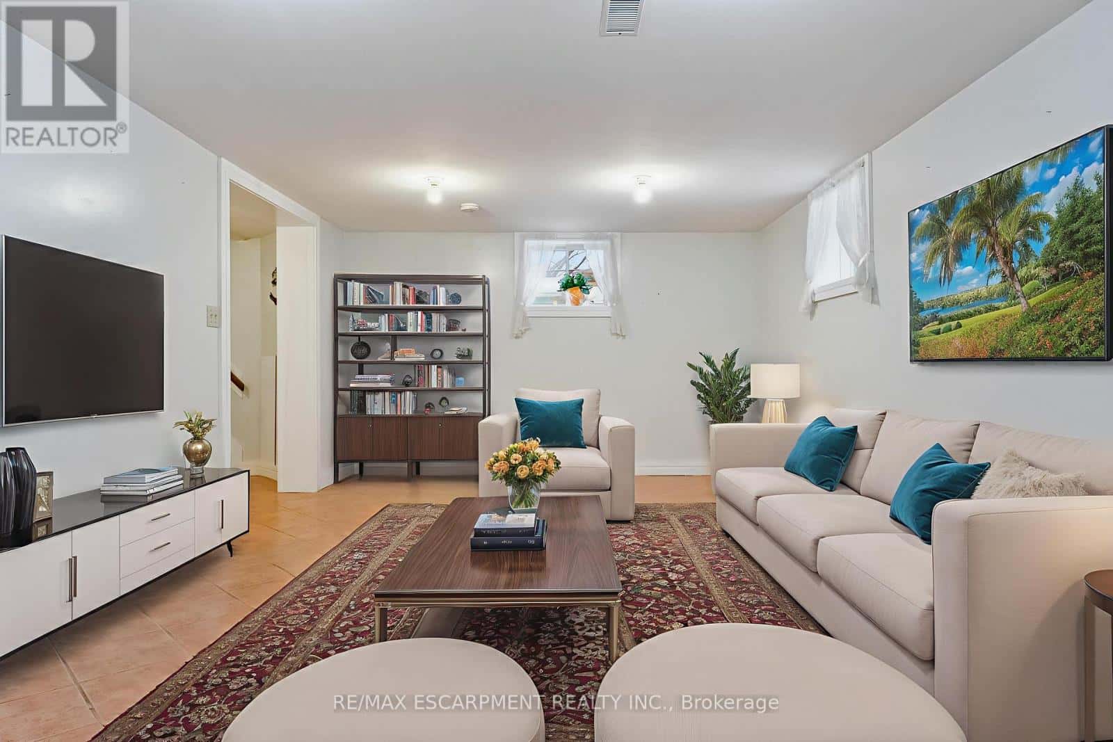 Oakville (WO West) — Oakville (WO West) - Photo 5 of 6