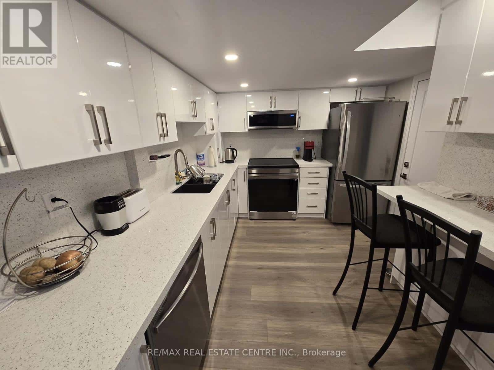 Milton (CB Cobban) — Milton (CB Cobban) - Photo 3 of 40