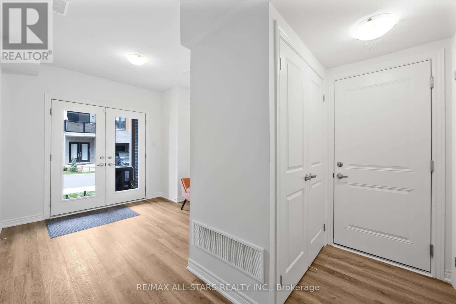 Hamilton (McQuesten) — Hamilton (McQuesten) - Photo 5 of 43