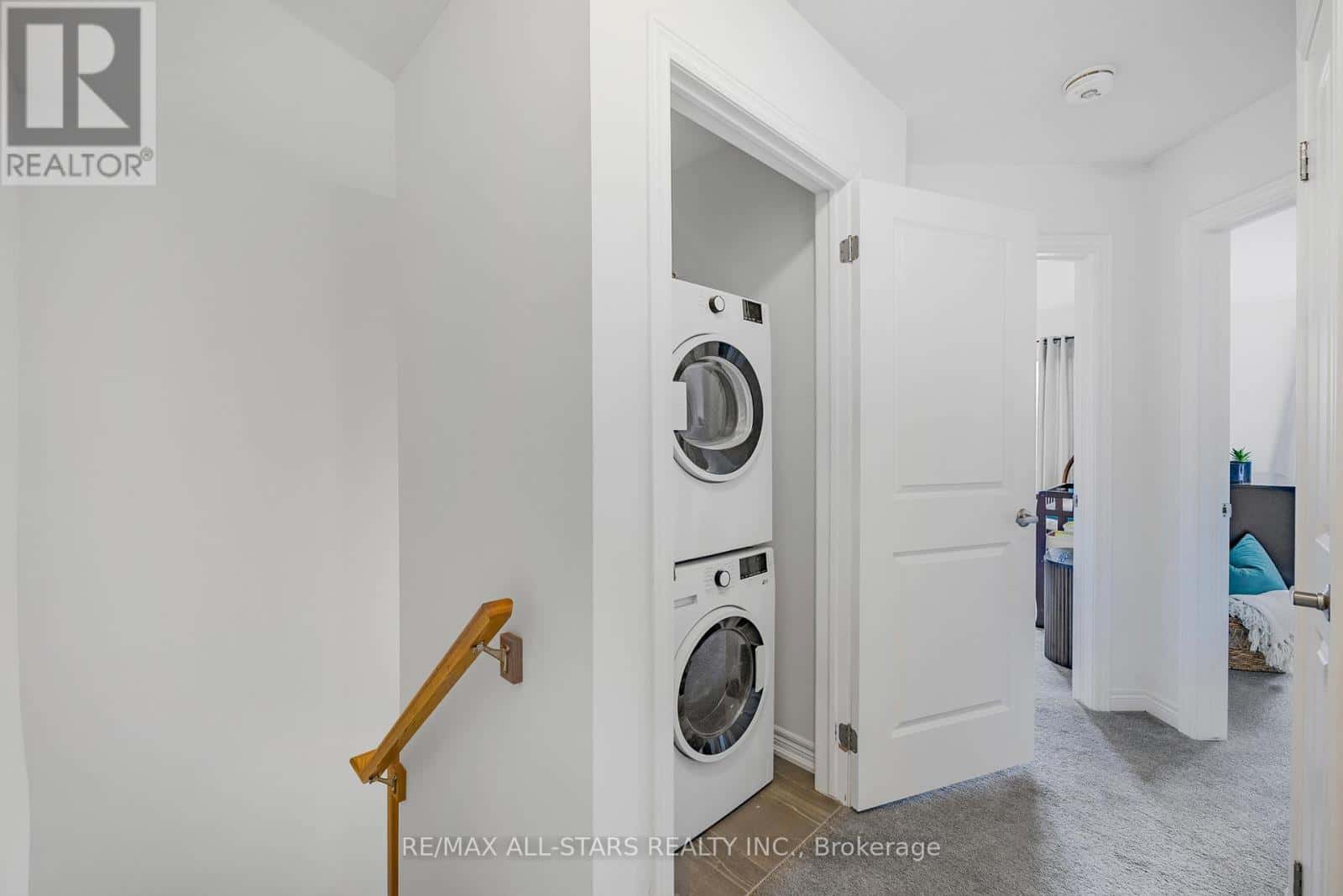 Hamilton (McQuesten) — Hamilton (McQuesten) - Photo 3 of 43