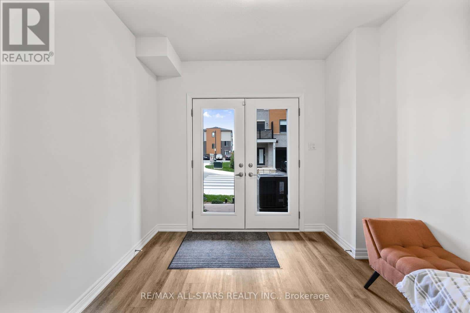 Hamilton (McQuesten) — Hamilton (McQuesten) - Photo 2 of 43