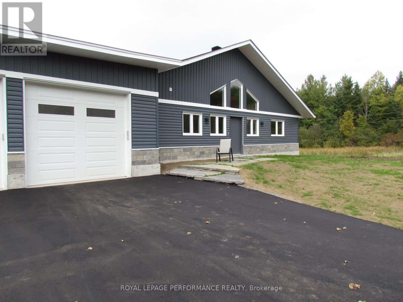 1797 MARCH ROAD — Ottawa, Ontario - Photo 4 of 44