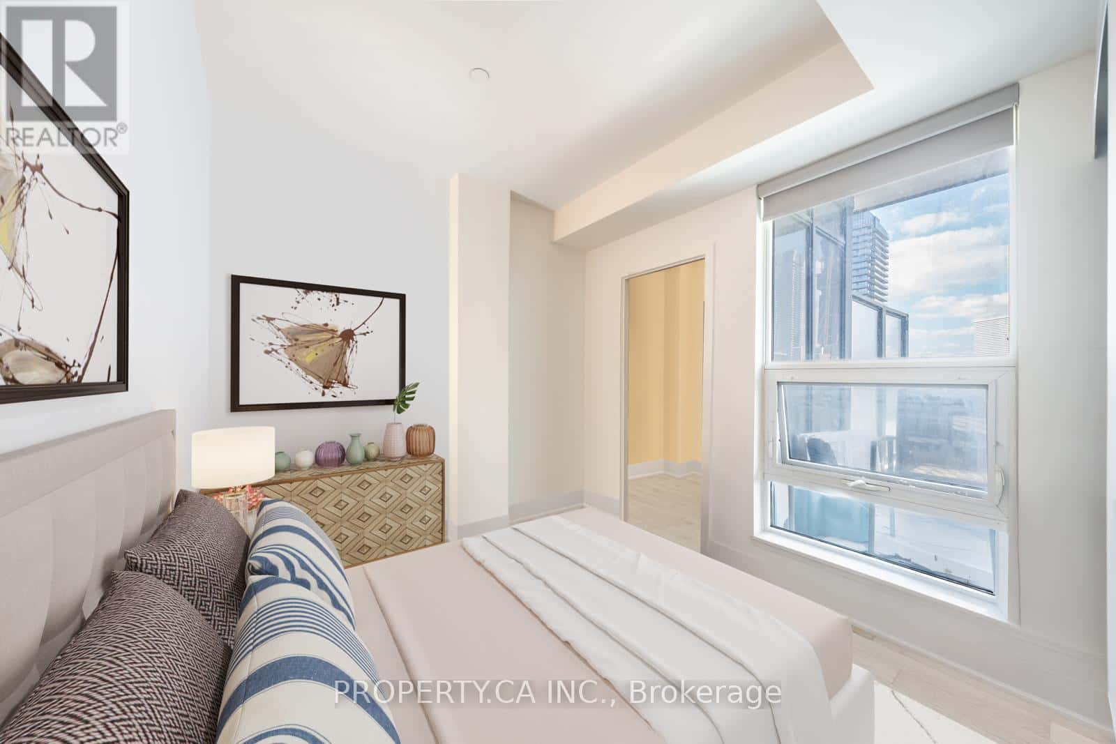 Toronto (Bay Street Corridor) — Toronto (Bay Street Corridor) - Photo 5 of 28