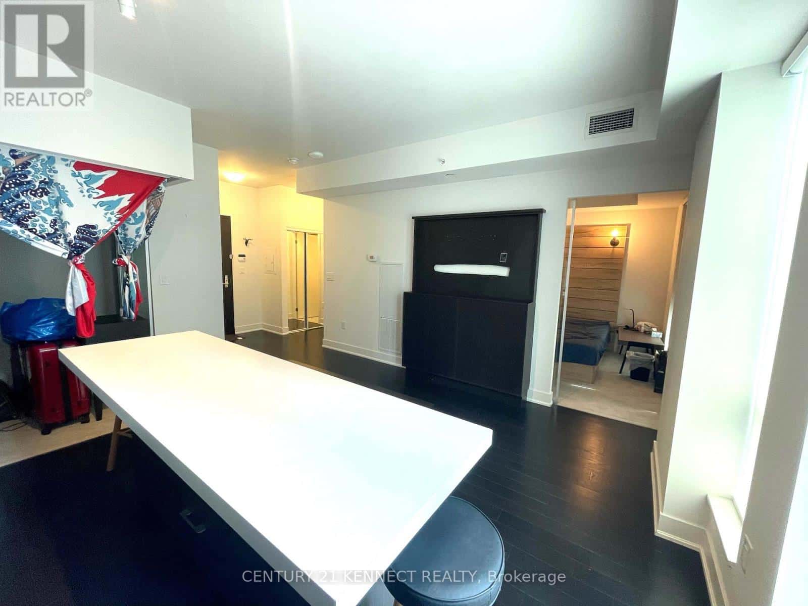 312 - 955 BAY STREET — Toronto (Bay Street Corridor) - Photo 3 of 23