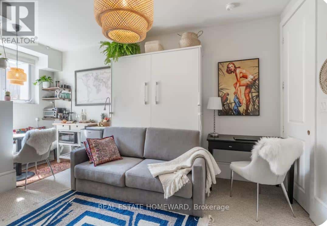 Toronto (Annex) — Toronto (Annex) - Photo 2 of 17