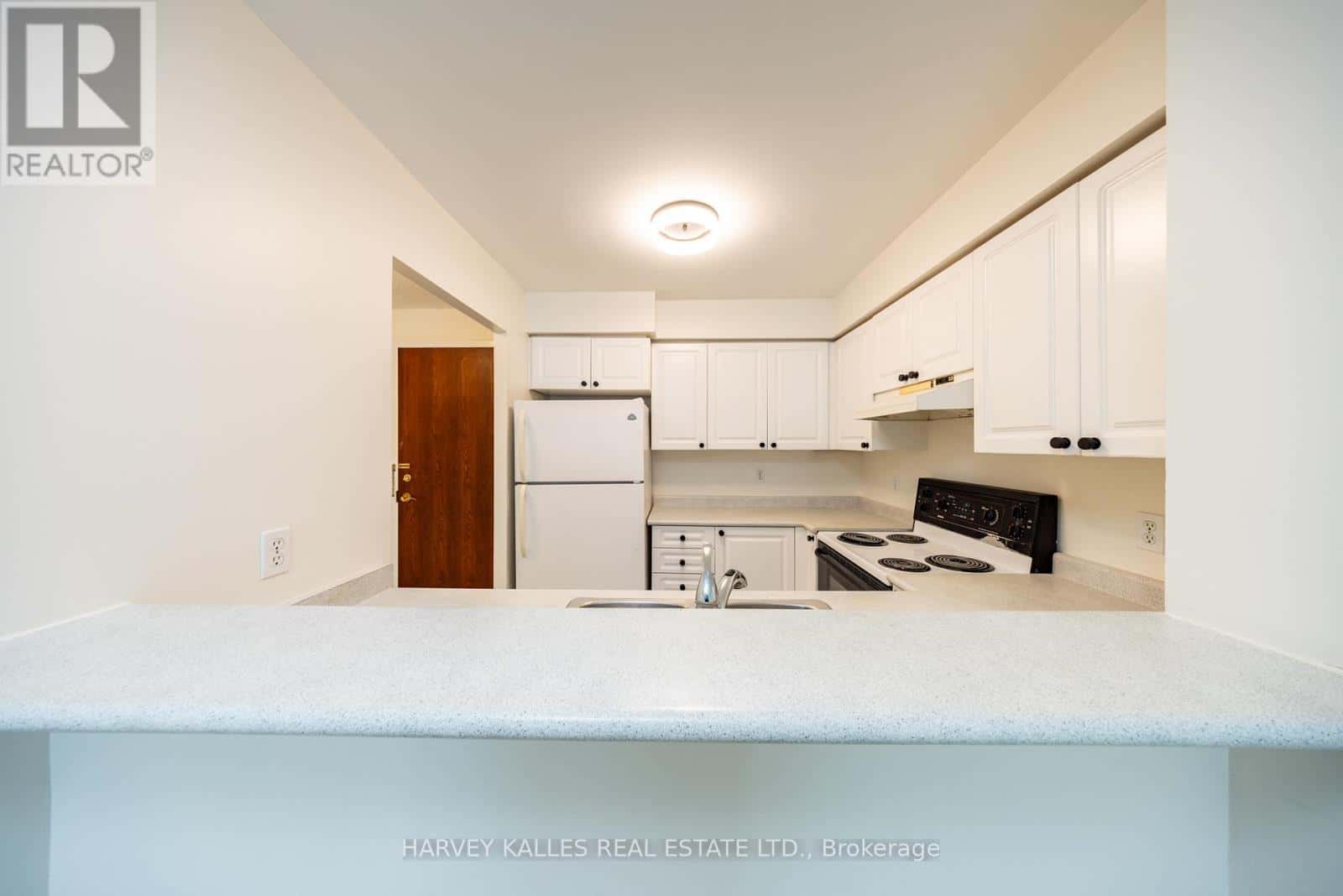 107 - 28 PEMBERTON AVENUE — Toronto (Newtonbrook East), Ontario - Photo 3 of 64