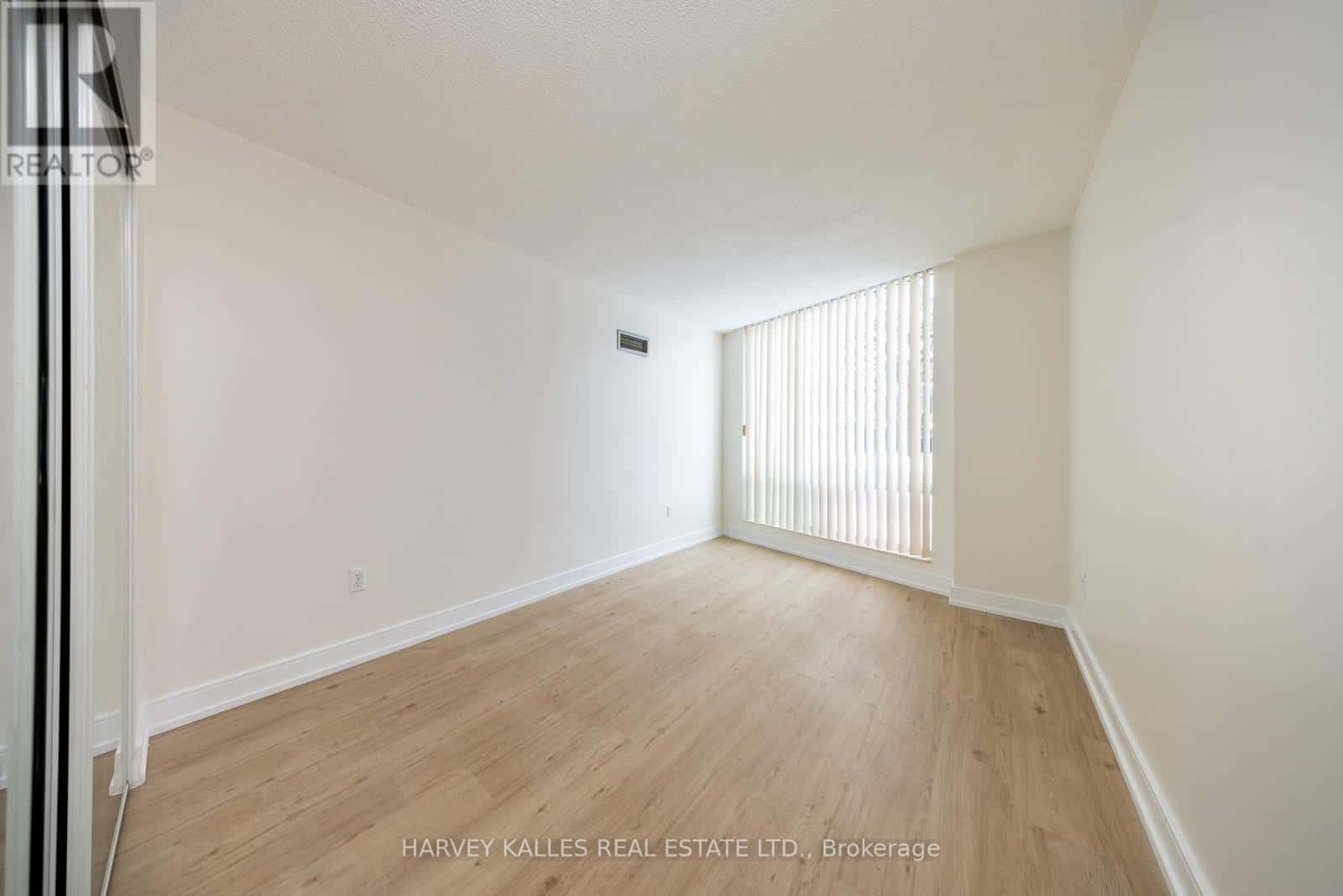 107 - 28 PEMBERTON AVENUE — Toronto (Newtonbrook East), Ontario - Photo 4 of 64