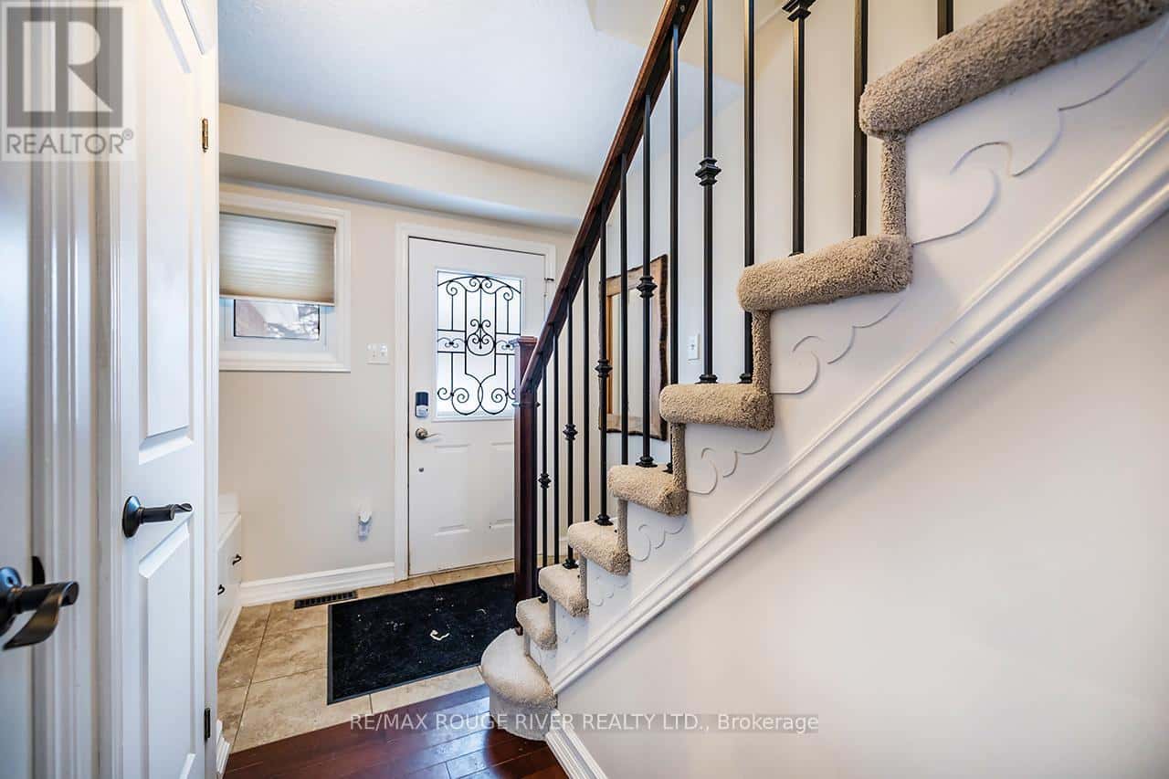 Clarington (Bowmanville) — Clarington (Bowmanville) - Photo 3 of 30