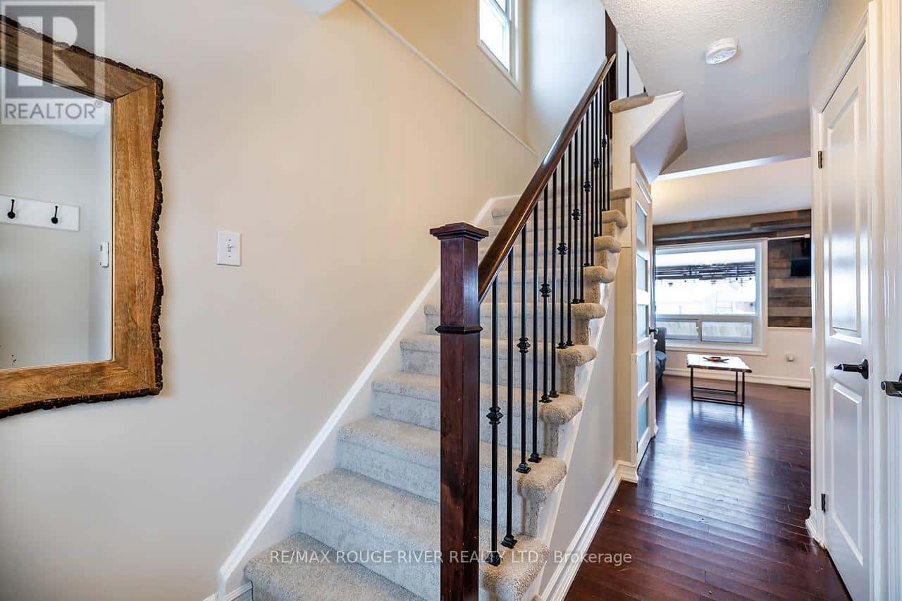 Clarington (Bowmanville) — Clarington (Bowmanville) - Photo 4 of 30