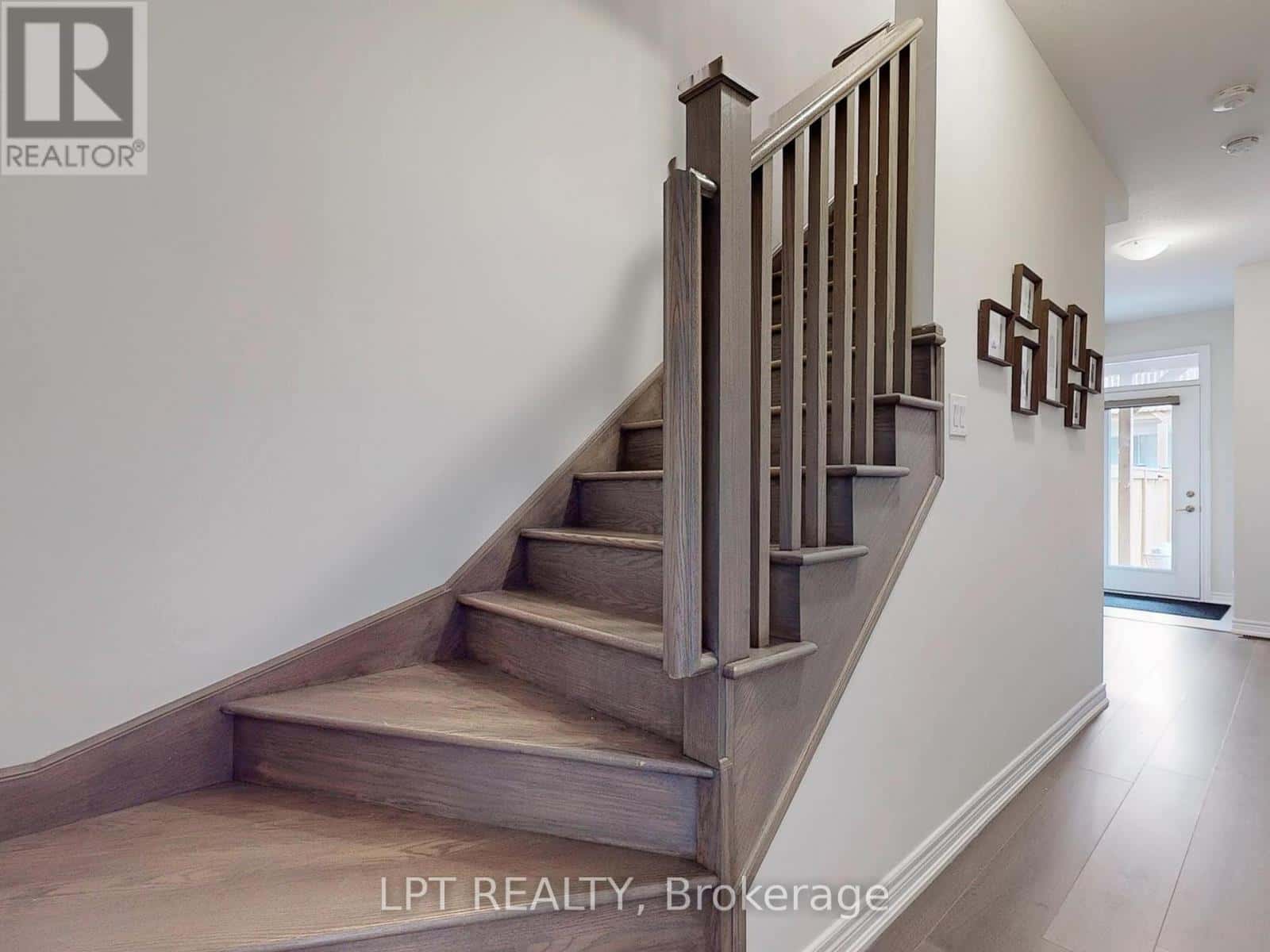 Hamilton (Vincent) — Hamilton (Vincent) - Photo 3 of 38